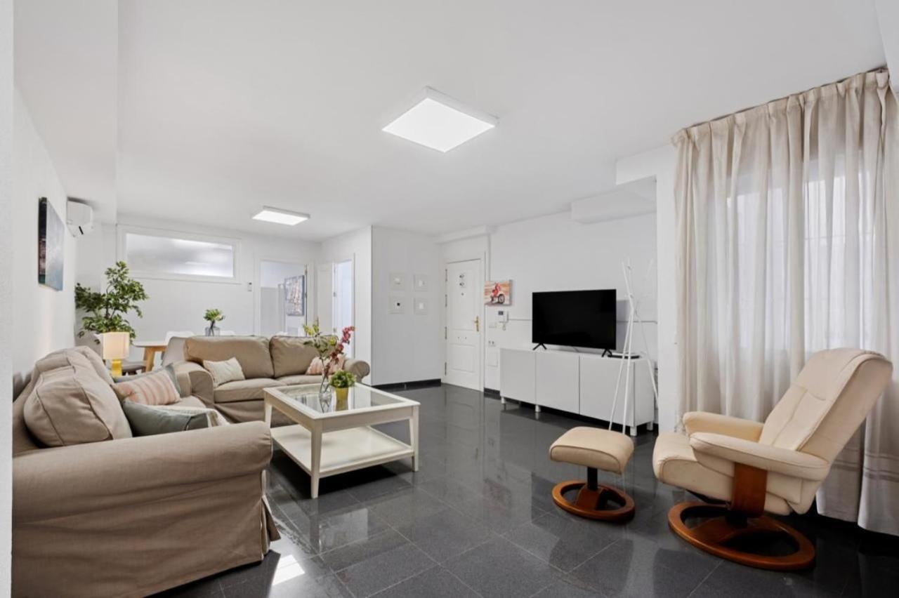 Amplio Piso En Atarazanas Apartment Malaga Bagian luar foto