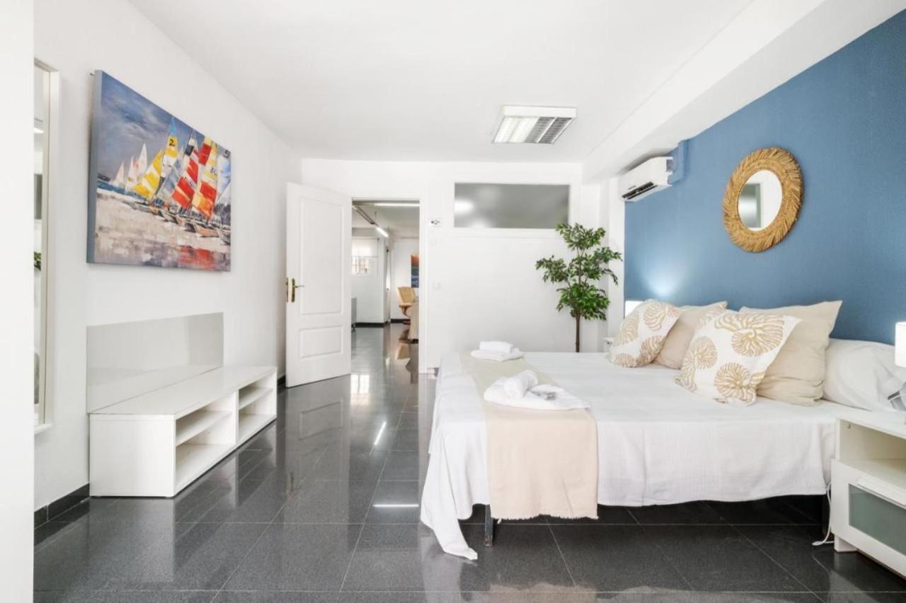 Amplio Piso En Atarazanas Apartment Malaga Bagian luar foto